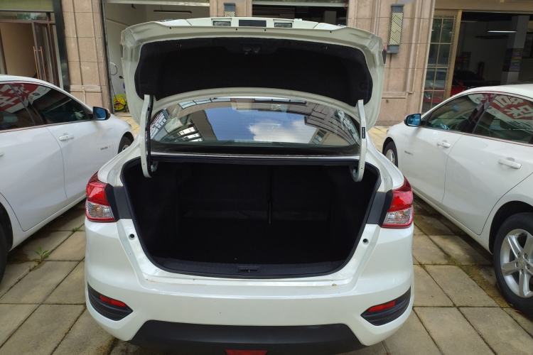 Used Nissan Lannia 2021 1.6L CVT Cool Edition Trunk