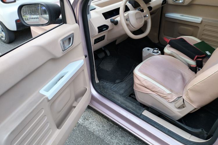 Used Geely Galaxy Panda 2023 Panda Mini 200km Endurance Bear Driver Seat