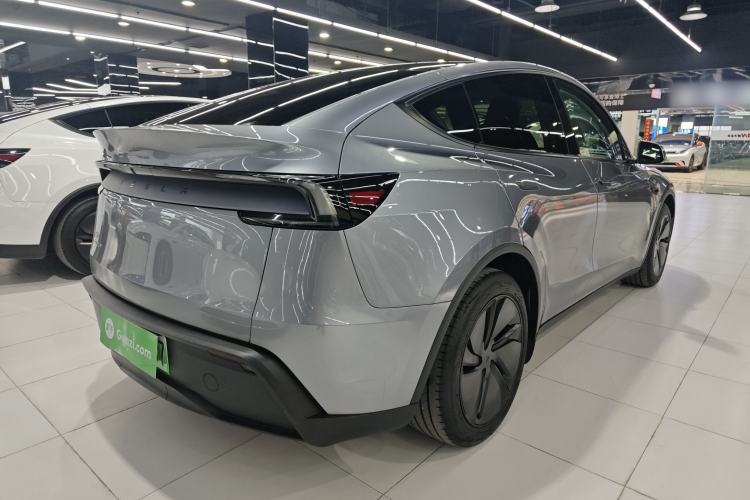 Used Tesla Model Y 2025 Rear-Wheel-Drive Version
