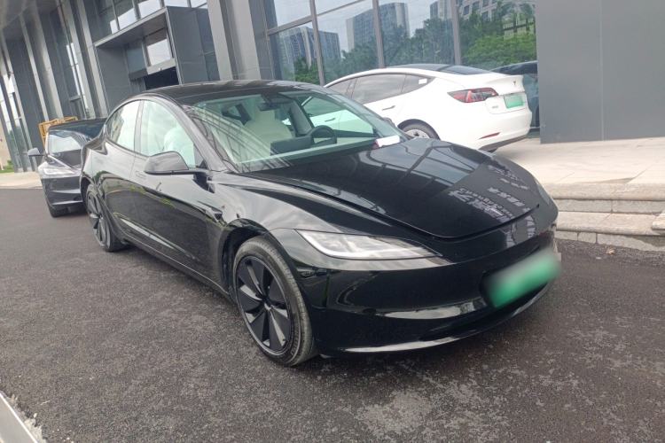 Used Tesla Model 3 2023 Rear-Wheel-Drive Version Front Right 45 Deg