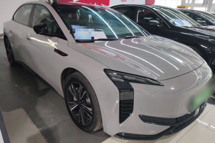 Used Hongqi EH7 2024 690 Pro Front Right 45 Deg