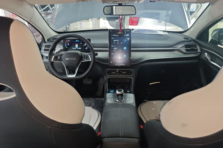 Used BYD Destroyer 05 2024 HONOR Edition DM-i 55KM Luxury Model Center Console