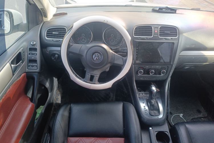 Used Volkswagen Golf 2011 1.6L Automatic Fashion Edition