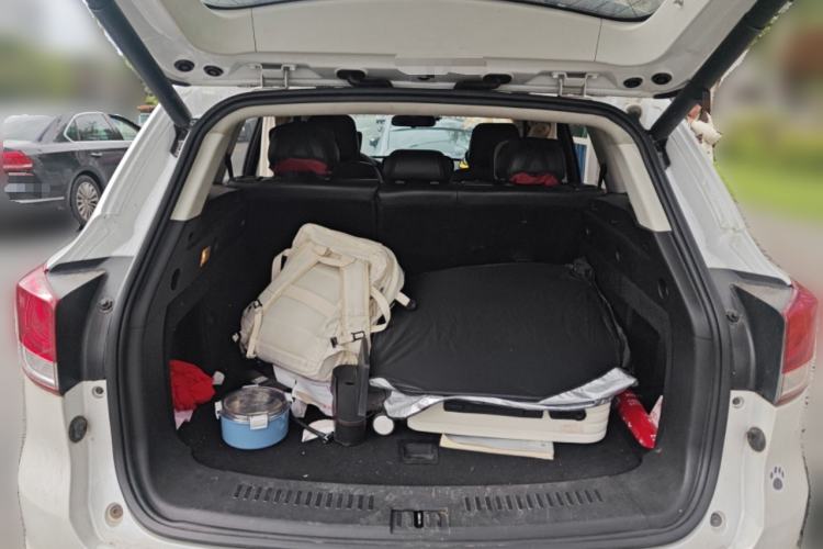 Used Hanteng X7 2016 1.5T Manual Luxury Edition Trunk