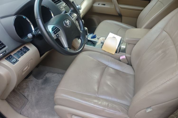 Used Toyota Highlander 2012 2.7L Two-Wheel Drive 7-Seater Luxury Edition
