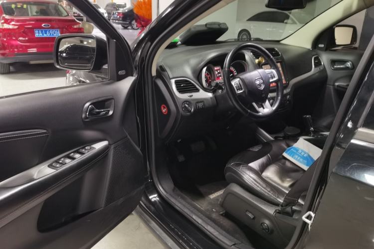 Used Dodge Journey 2015 2.0TD Four-Wheel Drive Luxury Edition
