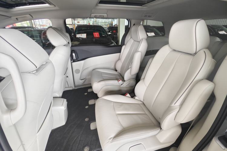 Used Buick GL8 2021 Land Cruiser Executive 652T Premium Model Interior 10