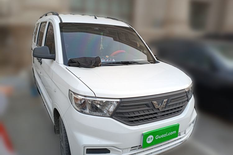 Used Wuling Hongguang V 2022 1.5L Jingqu Edition Electric-Assist LAR Front Right 45 Deg