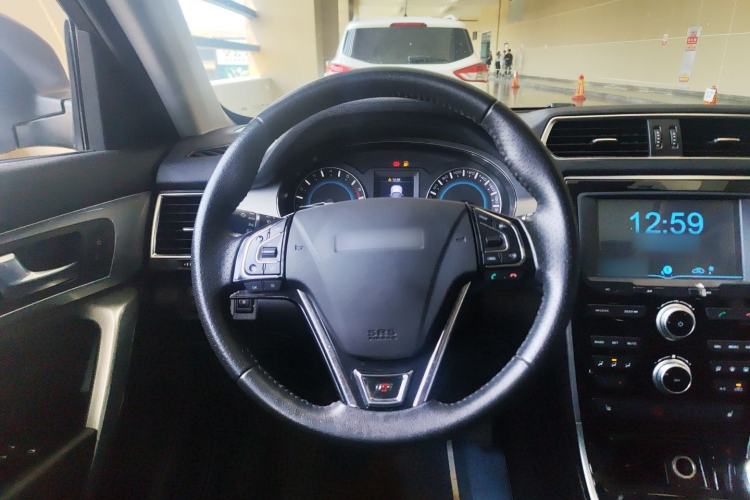 Used Haval H2 2016 Red Label 1.5T Manual Two-Wheel Drive Elite Model