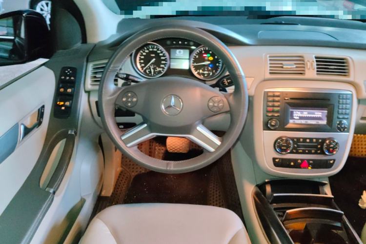 Used Mercedes-Benz R-Class 2011 R 300 L Business Model Steering Wheel