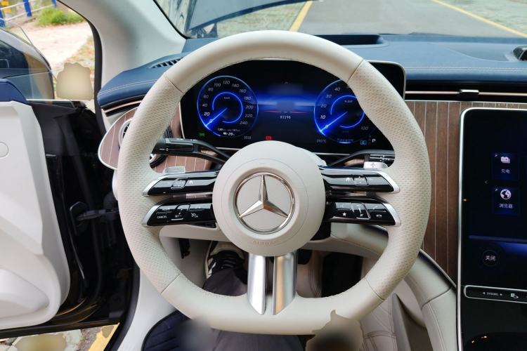 Used Mercedes-Benz EQE 2022 350 Luxury Edition Steering Wheel