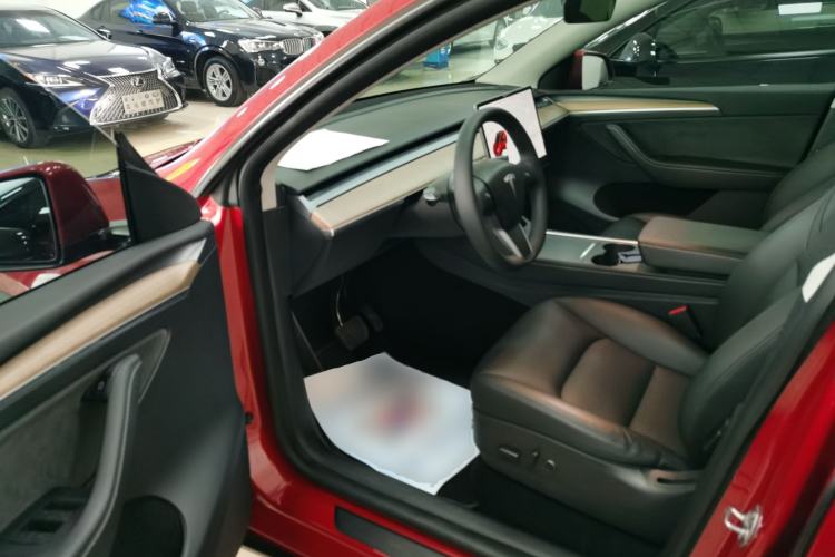 Used Tesla Model Y 2021 Long-Range All-Wheel-Drive Version
