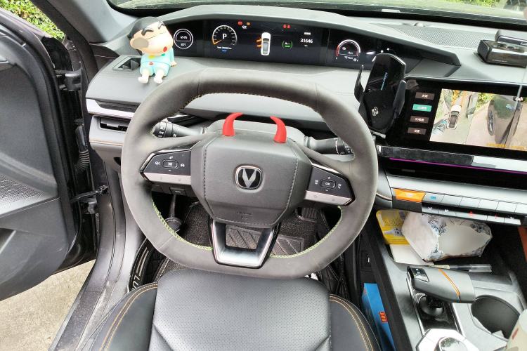 Used Changan UNI-V iDD 2023 ZhiDian iDD 1.5T 113km Smart & Fun Version
