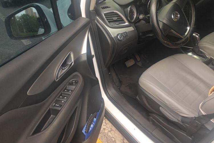Used Buick Encore 2015 1.4T Automatic Two-Wheel Drive Urban Elite Version
