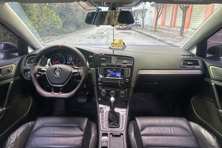 Used Volkswagen Golf 2016 1.4 TSI 25th Anniversary Edition Interior 2