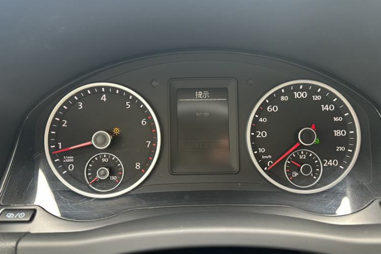 Used Volkswagen Tiguan L 2016 280TSI Automatic Two-Wheel-Drive Silk Road Style Edition
