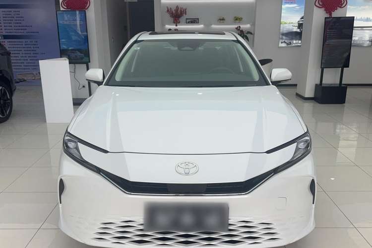 Used Toyota Camry 2024 Dual-Motor 2.0 HE Elite Edition
