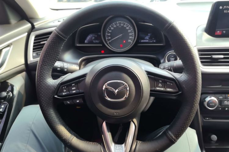 Used Mazda 3 Axela 2017 Sedan 1.5L Automatic Luxury Model China VI Standard