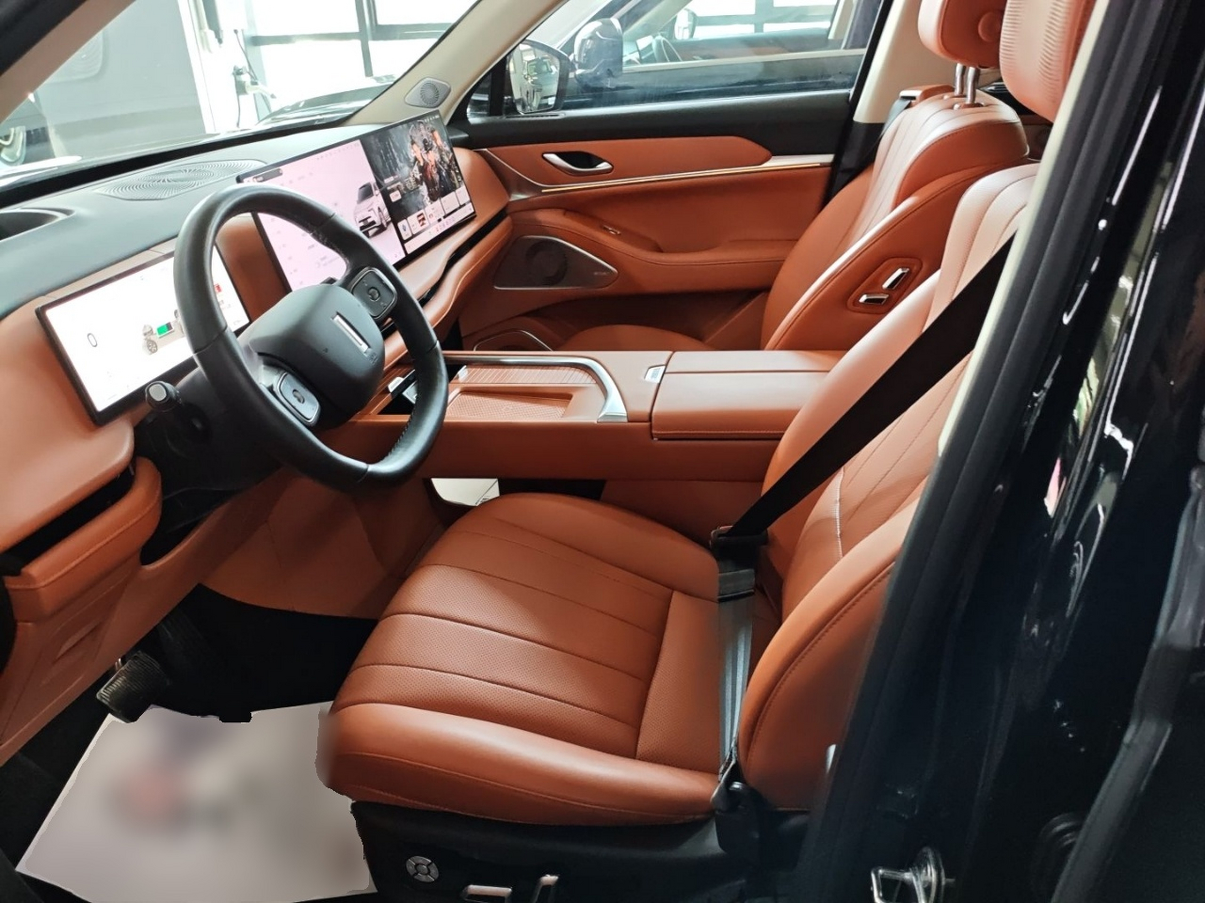 المقاعد الأمامية داخل السيارة