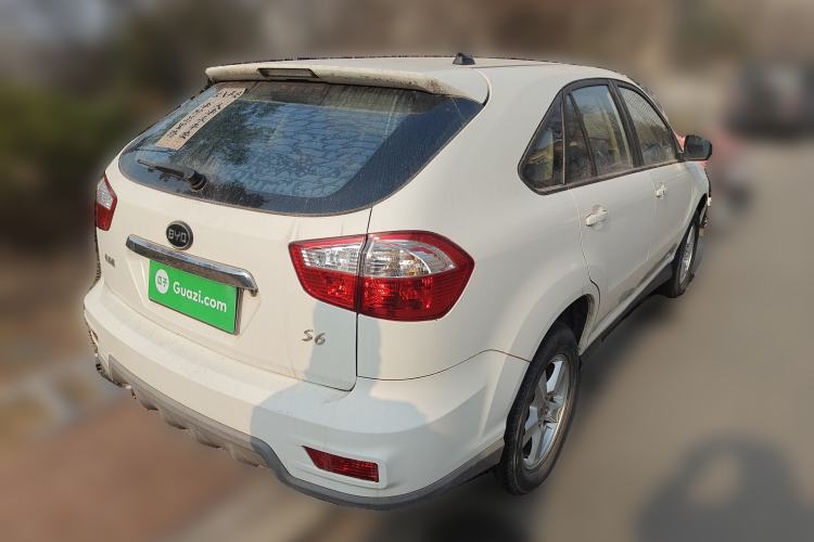 Used BYD S6 2014 2.0L Manual Luxury 5-Seater