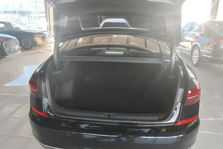 Used Volkswagen Passat 2019 330TSI Luxury Edition China VI Standard