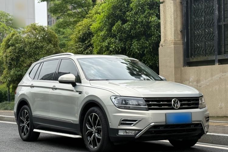Used Volkswagen Tiguan L 2019 330TSI Automatic Two-Wheel Drive Smart Luxury Version China VI Standard
