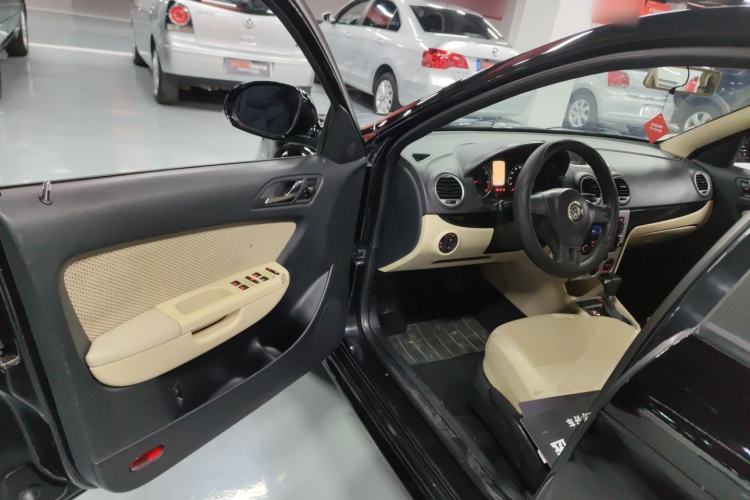 Used Volkswagen Lavida 2011 2.0L Automatic Premium Edition Driver Seat