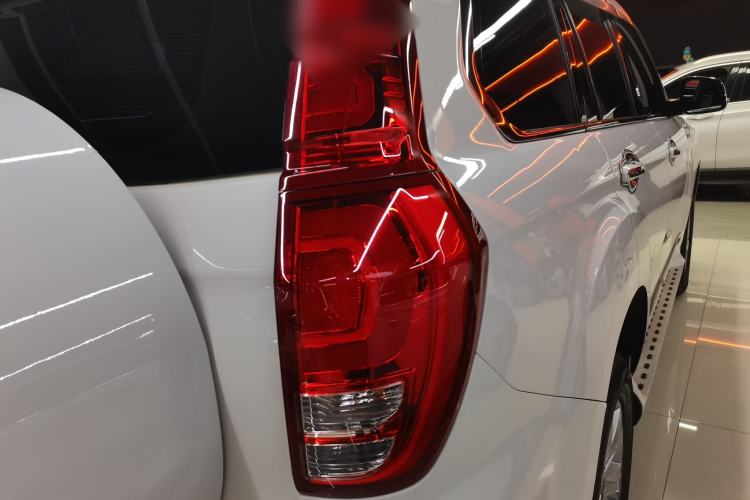 Used Haval H9 2016 2.0T Four-Wheel Drive Luxury 7-Seater Right Rear Taillight