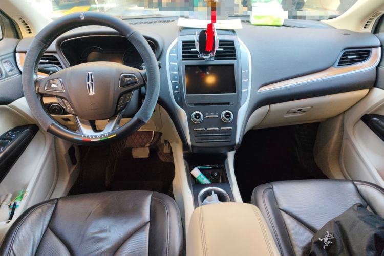 Used Lincoln MKC 2014 2.0T Four-Wheel Drive Luxury Edition Center Console