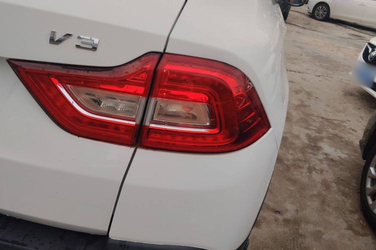 Used Brilliance V3 2017 1.5L Manual Smart Model