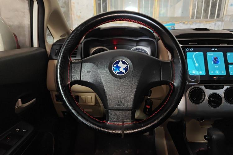 Used Venucia R50 2013 1.6L Automatic Fashion Edition