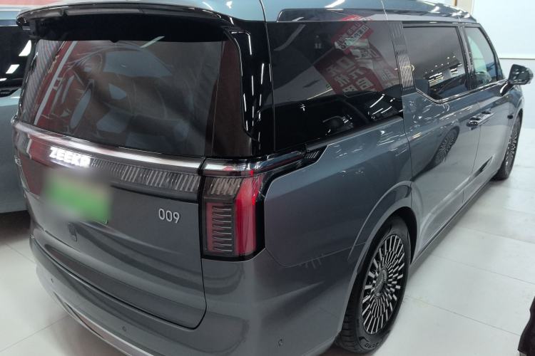 Used Zeekr 009 2024 Six-Seat Executive Version 4WD 108 kWh
