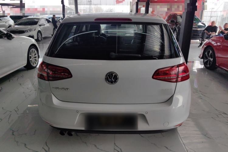 Used Volkswagen Golf 2016 230TSI Automatic Luxury Version
