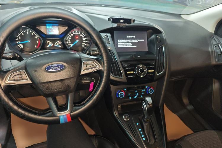 Used Ford Focus 2017 Hatchback 1.6L Automatic Fashion Edition Smart Drive Version Center Console