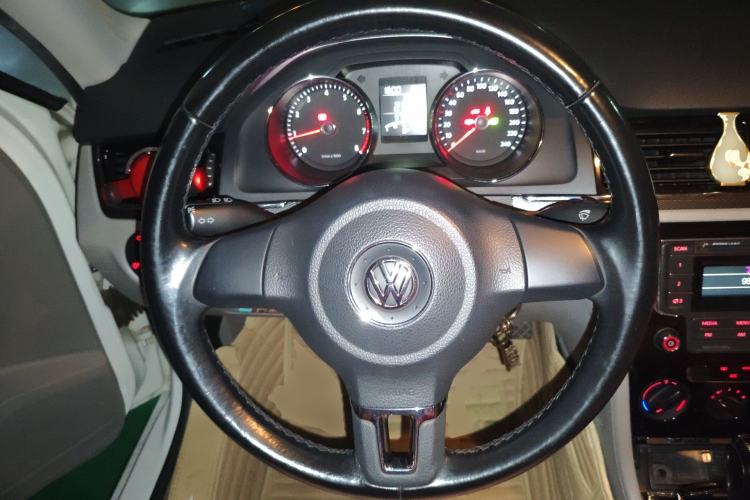 Used Volkswagen Bora 2013 1.6L Automatic Fashion Model Steering Wheel
