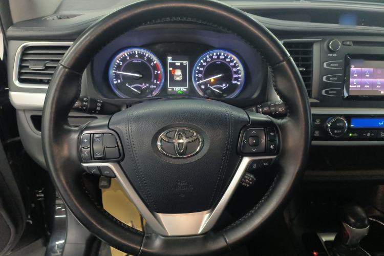 Used Toyota Highlander 2018 2.0T Four-Wheel Drive Luxury Edition 7 Seats China V Emission Standard
