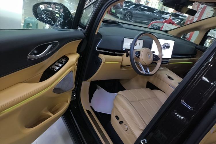 Used VOYAH Dream 2025 PHEV Four-Wheel-Drive Flagship Version – Qiankun Edition Driver Seat