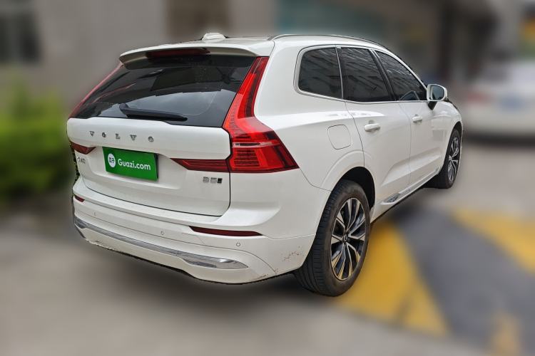 Used Volvo XC60 2023 B5 4x4 Smart Luxury Edition
