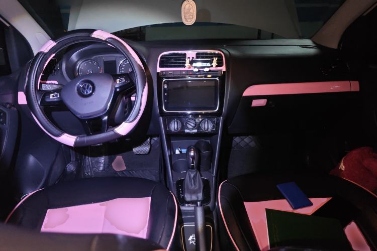 Used Volkswagen Polo 2018 1.5L Automatic Enjoyment Model Center Console