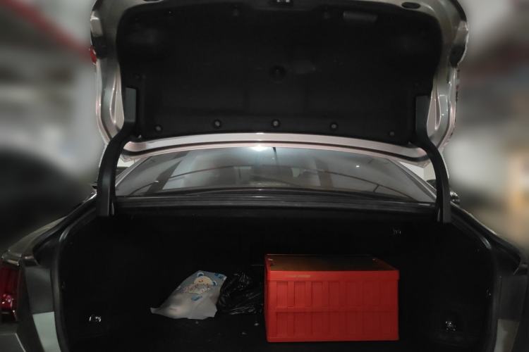 Used Lexus ES 2020 300h Premier Edition Trunk