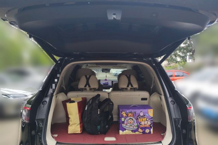 Used Hima AITO M8 2025 Extended-Range Max+ Version 53.4 kWh 6-Seater Edition Trunk