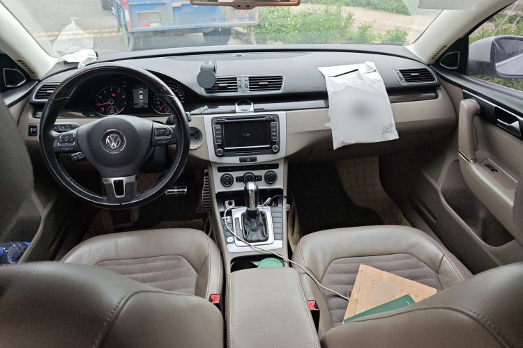 Used Volkswagen Magotan 2013 2.0 TSI Ultimate Model Center Console