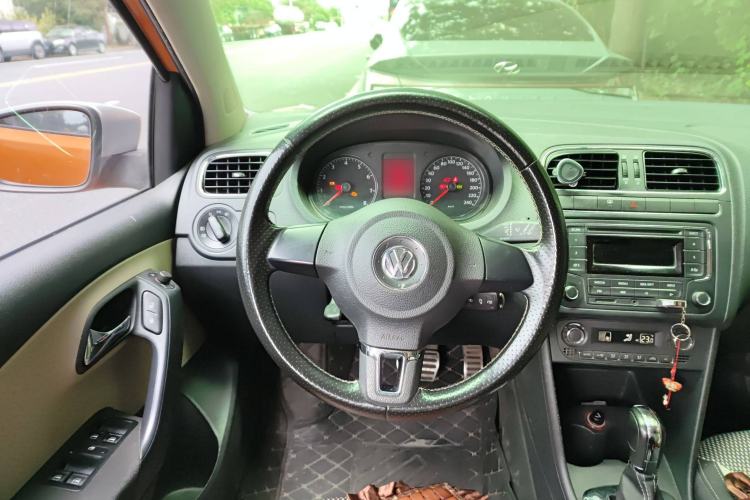 Used Volkswagen Polo 2012 1.6L Cross Polo Automatic Transmission
