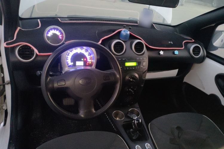 Used BYD F0 2015 1.0L AMT XuanKu Model Center Console