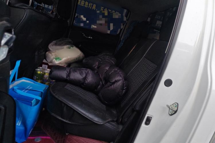 Used JMC Baodian 2023 2.5T Diesel Two-Wheel Drive Comfort Edition Standard Wheelbase JX4D25A6L Left Rear Seat