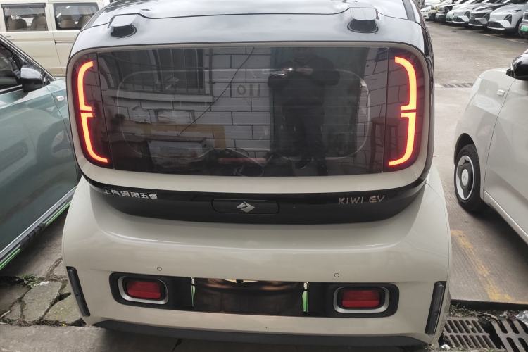 Used Baojun KiWi EV 2022 Artist Lite Edition Lithium Iron Phosphate