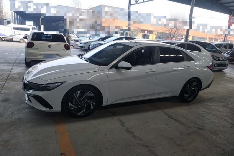 Used Hyundai Elantra 2023 1.5L CVT LUX Prestige Edition
