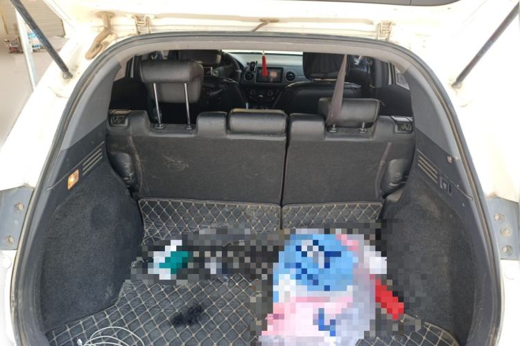 Used Honda XR-V 2017 1.5L LXi Manual Classic Edition Trunk