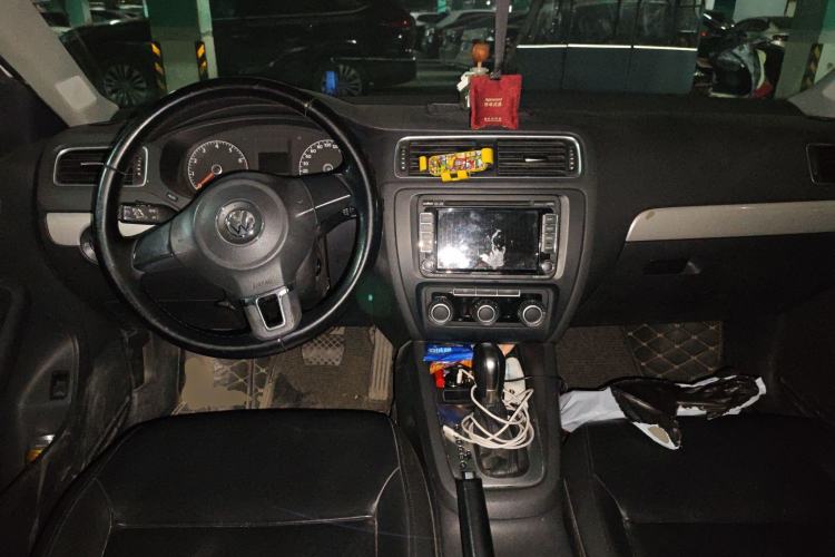 Used Volkswagen Sagitar 2014 Revised Version 1.6L Automatic Leading Edition
