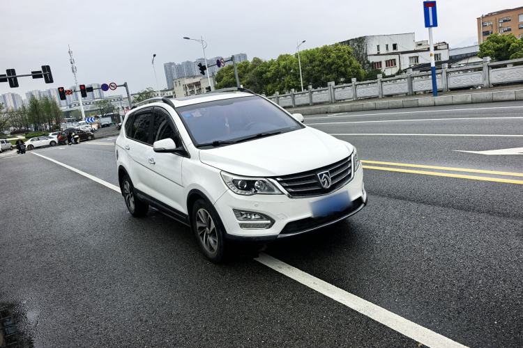 Used Baojun 560 2016 1.8L Manual Luxury Edition
